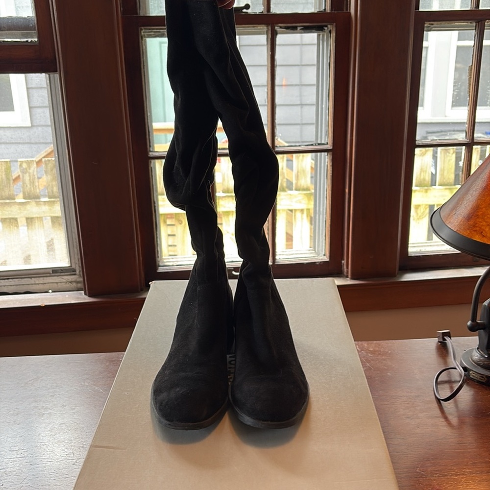 Kenneth Cole 9.5 suede slouch boots